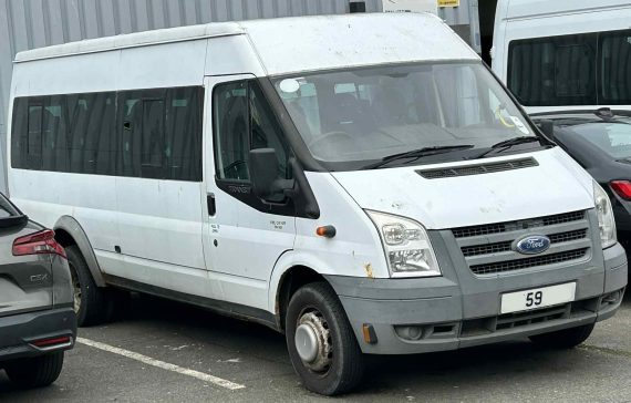 2009 Minibus Breaking